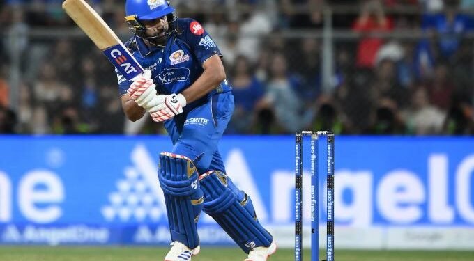 விராட் கோலியின் சாதனையை முறியடித்த சர்மா