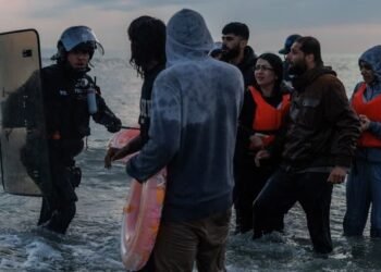 பிரித்தானியா-பிரான்ஸ் ஒப்பந்தம் முடிவு!! ஆங்கில கால்வாயை கடக்க முடியாமா?