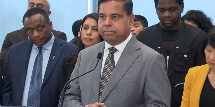 தமிழ் ஏதிலி நாடு கடத்தல் குறித்து நீதிமன்றமே தீர்மானிக்கும் – கெரி ஆனந்த சங்கரி