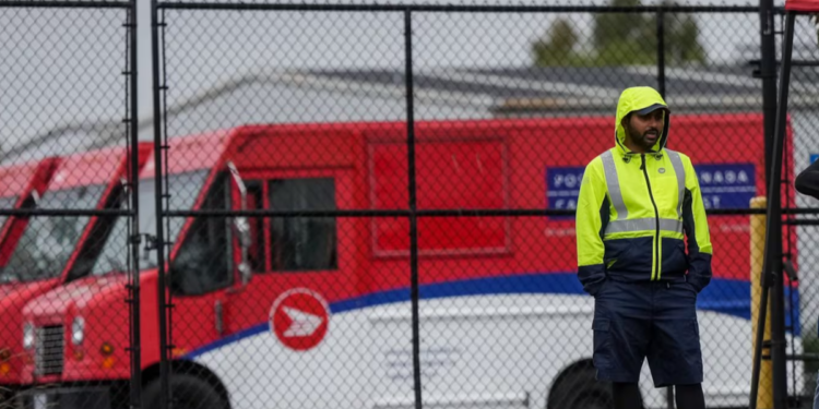 கனடா தபால் நிறுவனத்தின் அதிரடி தீர்மானம்