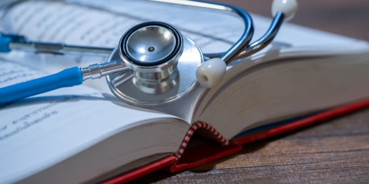 கனடாவில் நோயாளிகளிடம் கடுமையாக நடந்த மருத்துவர் விதிக்கப்பட்ட தண்டனை!