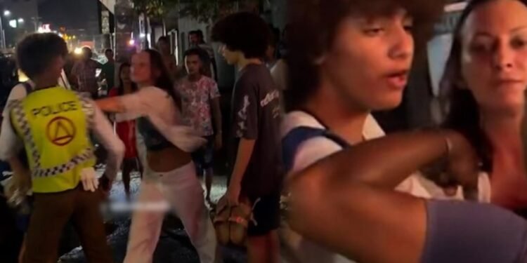 கொழும்பில் குழப்பம்: வெளிநாட்டு பெண் கைது, இலங்கை பெண் சம்பந்தம் – பொலிஸார் மீது தாக்குதல்