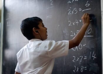 கல்வி விலகல் அதிகரிப்பு: நாட்டின் எதிர்காலம் ஆபத்தில்