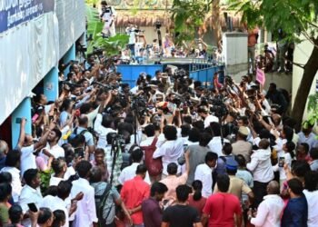 விறுவிறுப்பாக நடைபெறும் தமிழக சட்டமன்ற தேர்தல் விஜய் வெளியிட்ட கடிதம்