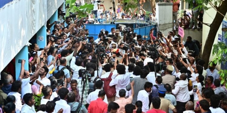 விறுவிறுப்பாக நடைபெறும் தமிழக சட்டமன்ற தேர்தல் விஜய் வெளியிட்ட கடிதம்