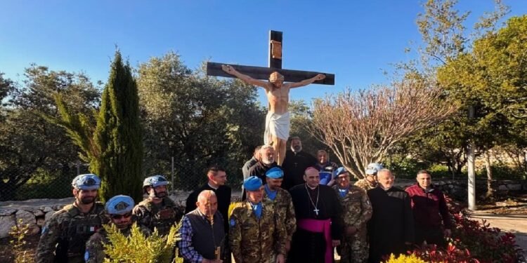 இயேசு கிறிஸ்துவின் சிலையை உடைத்த இஸ்ரேலிய வீரர்கள் ; இத்தாலிய அமைதிப்படையின் நெகிழ்ச்சியான செயல்!