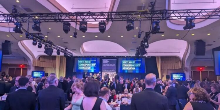 வெள்ளை மாளிகையில் பலமுறை துப்பாக்கிச் சூடு – அவசரமாக வெளியேற்றப்பட்ட ட்ரம்ப்