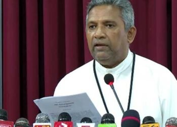 பாதுகாப்பு பிரதி அமைச்சர் மீது குற்றச்சாட்டு: பதவி நீக்கம் கோரி அழுத்தம்!