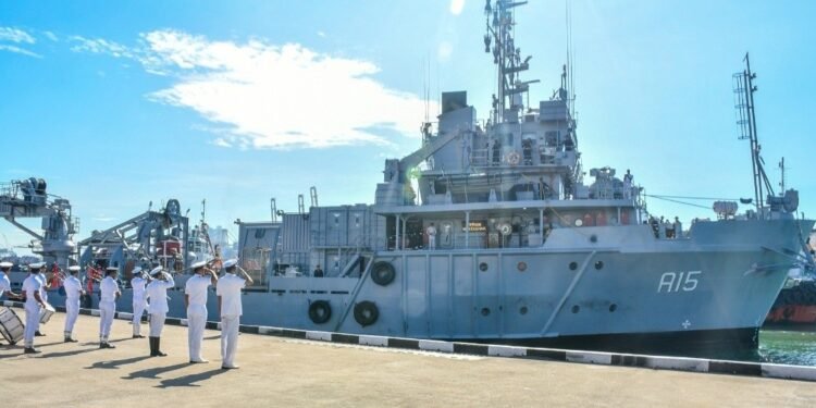 இலங்கை வந்தடைந்தது இந்தியப் போர்க்கப்பல் ‘INS NIREEKSHAK’