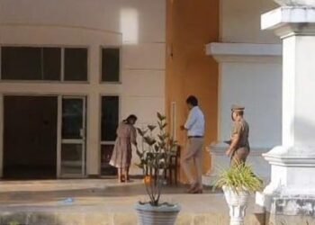 நீதிமன்ற வளாகத்திற்கு அழைத்து வரப்பட்டார் அர்ச்சுனா