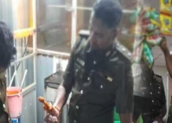 400 கடைகளில் காலாவதியான உணவுகள்: அதிகாரிகள் அதிரடி சோதனை