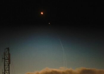 “ஹிஸ்புல்லா ஏவுகணை தாக்கல்: வடக்கு இஸ்ரேலில் பதற்றம்”