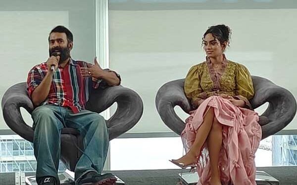 கொழும்பில் இடம்பெற்ற தீயின் பாடல் வெளியீடு