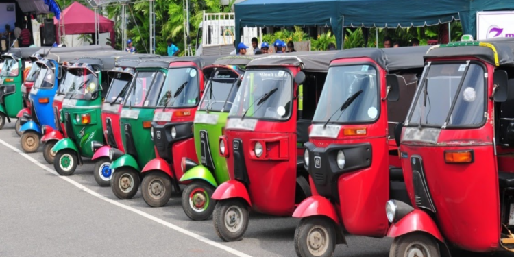 எரிபொருள் விலை ஏற்றம் – முச்சக்கர வண்டி கட்டணத்தை உயர்த்த கோரிக்கை!