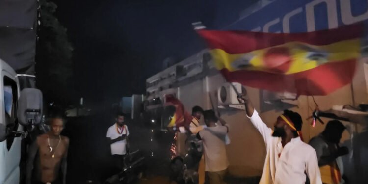 யாழில் தமிழக வெற்றிக் கழகத்தின் வெற்றி கொண்டாட்டம்!