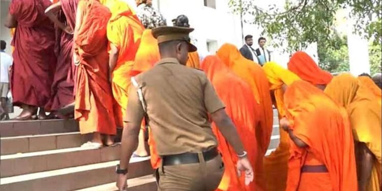 போதைப்பொருளுடன் சிக்கிய 23 பிக்குகளும் மீளவும் விளக்கமறியலில்