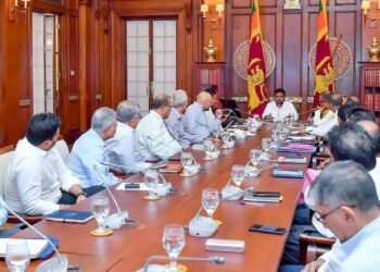 ஆடைத் துறையின் பிரச்சினைகளுக்கு உடனடித் தீர்வு குறித்து ஜனாதிபதி தலைமையில் ஆராய்வு