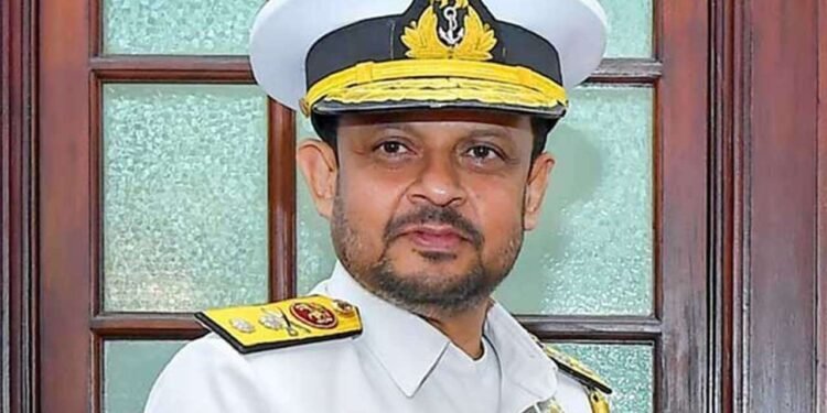 புதிய கடற்படை தளபதி கடமைகளை பொறுப்பேற்றார்