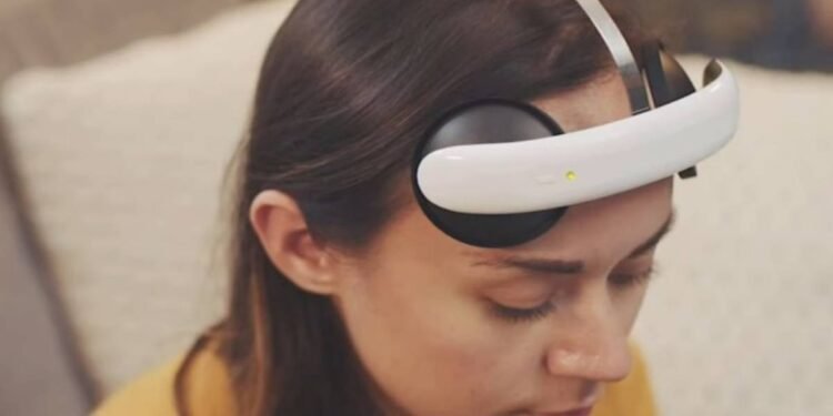 மனச்சோர்வை குறைக்க புதிய ‘Brain Stimulation Headset’ ; அமெரிக்காவில் புதிய சாதனம் அறிமுகம்