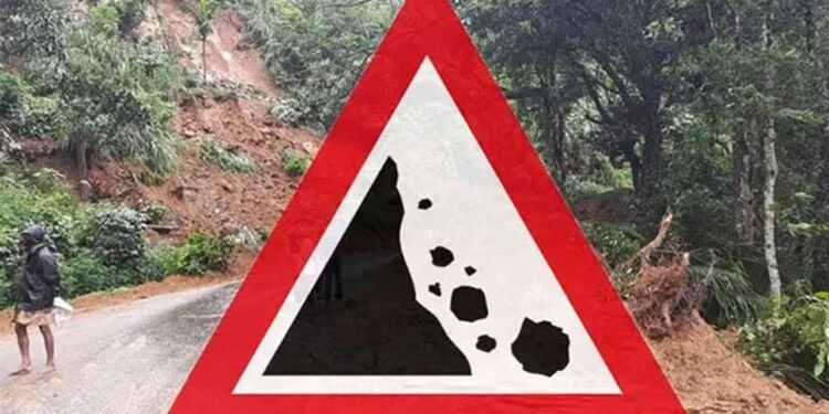 10 மாவட்டங்களுக்கு மண்சரிவு அபாய எச்சரிக்கை!